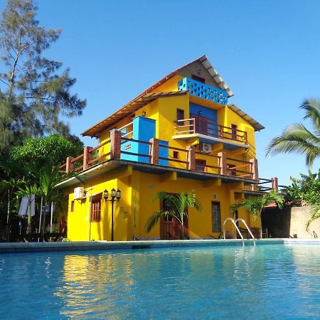 Livingston Resort Hotel 외부 사진